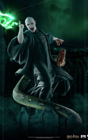 Voldemort & Nagini Harry Potter Legacy Replica 1/4 Statue by Iron Studios