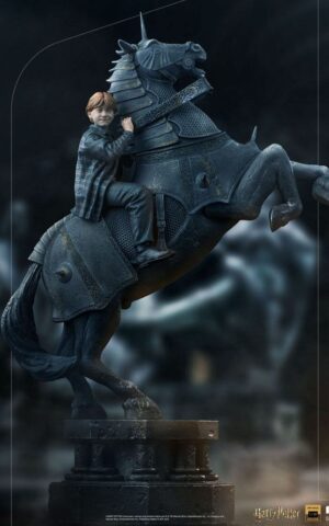 Ron Weasley at the Wizard Chess Harry Potter Deluxe Art 1/10 Scale Statue by Iron Studios